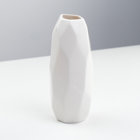 VAZA PLASTIC, DIMENSIUNI 18 X 8 CM, A13515